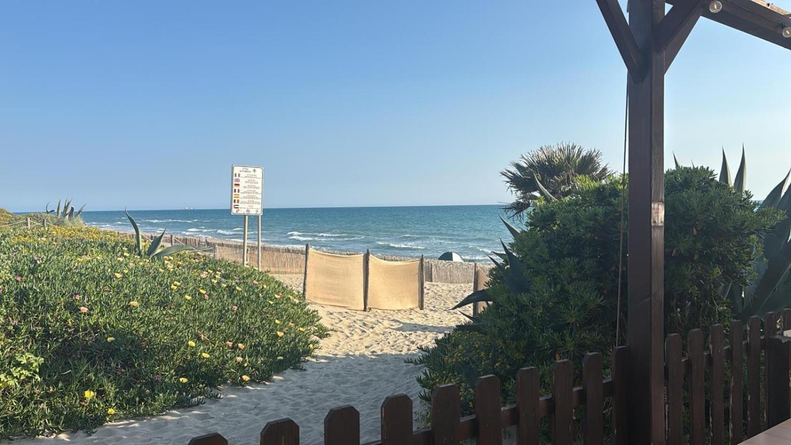Vacanze Romane Torvaianica Bagian luar foto